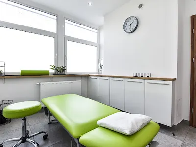 lek. Adam Dziki, Ortopeda